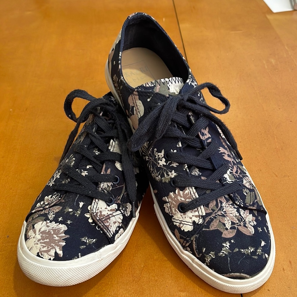 Kaari Blu Sneakers 👟